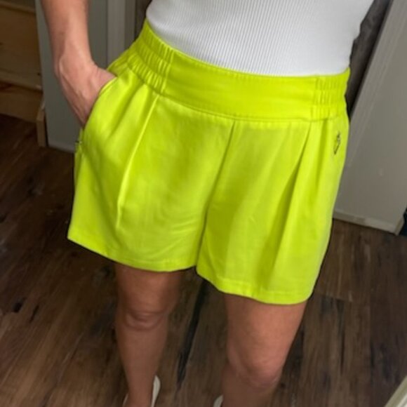 Jennifer Lopez Pleated Elastic Waist Neon Shorts with Zip Pockets, Size Small - Picture 1 of 5